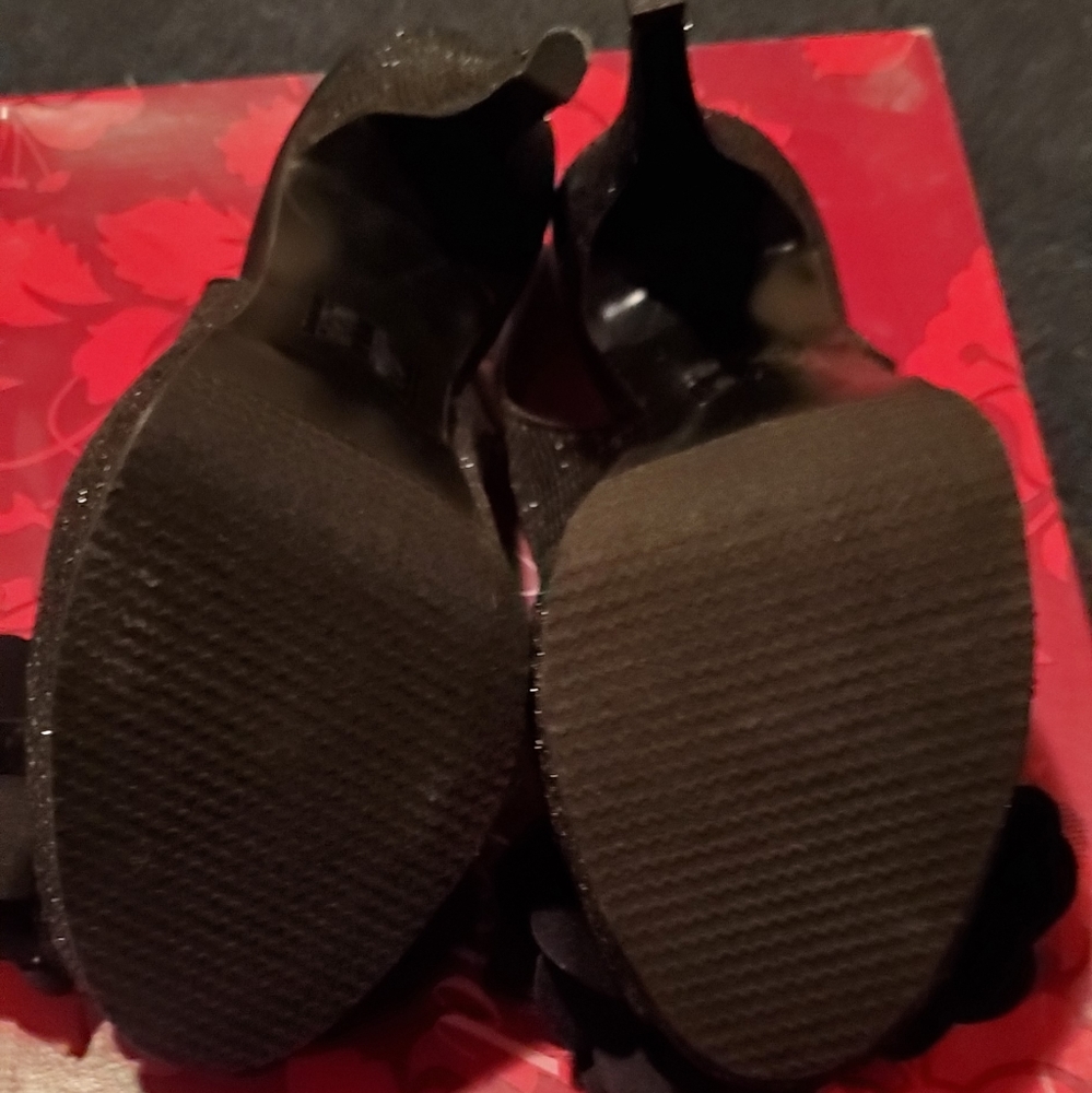 Shoes - Picture 2 of 2